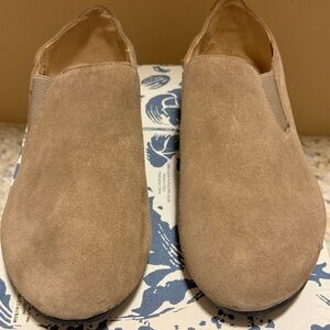 Women’s Easy Spirit Tan Suede Slip-On Shoes